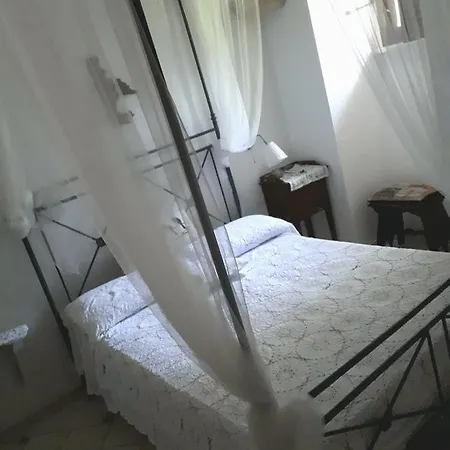 Dimora Nei Trulli Bed & Breakfast
