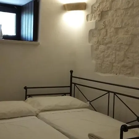 Dimora Nei Trulli Bed & Breakfast 3*