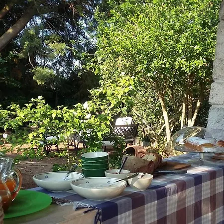 Bed & Breakfast Dimora Nei Trulli